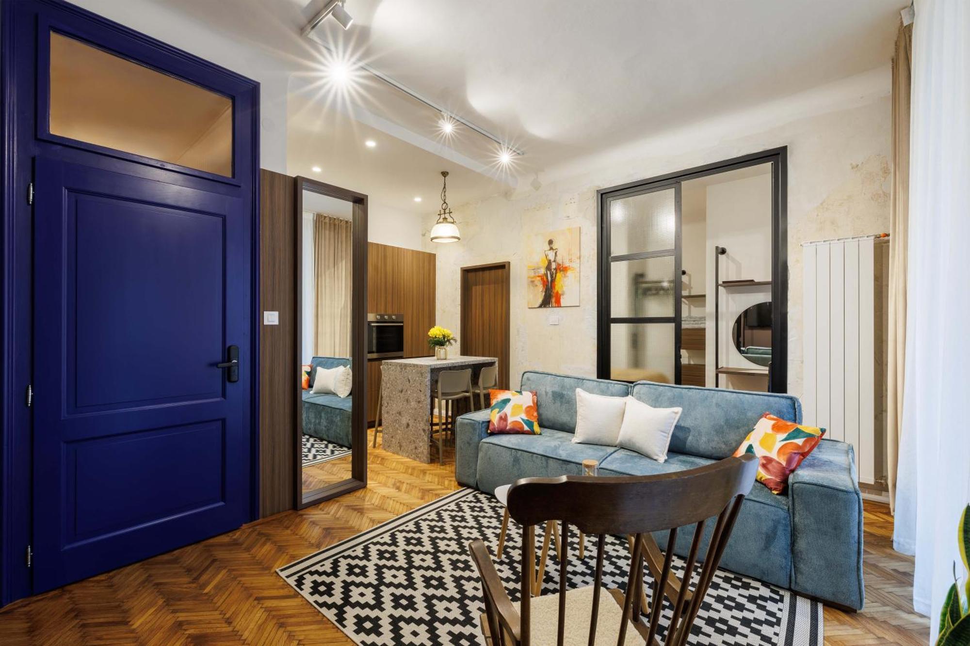 Apartment Blue Bird